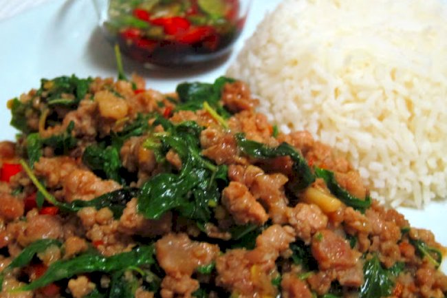 Thai Pad Bai Krapow Gai Recipe