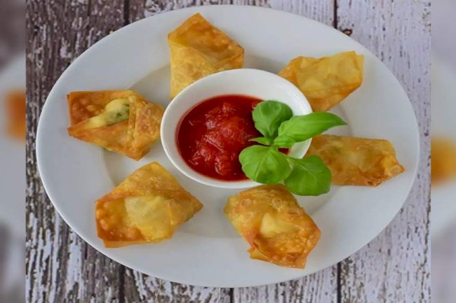 Fried Chicken Wontons with Red Chutney Recipe