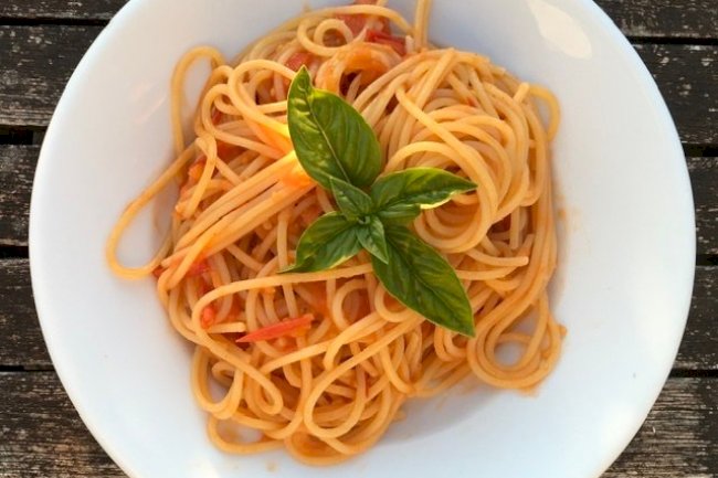 Spaghetti Pomodoro e Basilico Recipe
