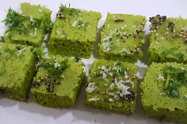 Spinach and Corn Dhokla Recipe