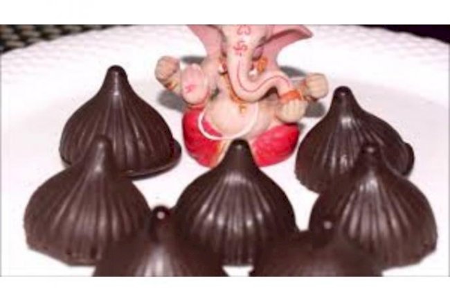 Chocolate Modak With Nuts Recipe