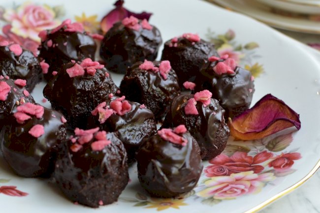 Rose Chocolate Truffle Balls Recipe