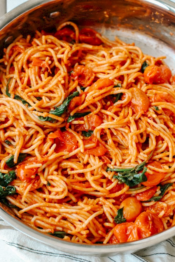 Tomato Garlic Pasta Recipe
