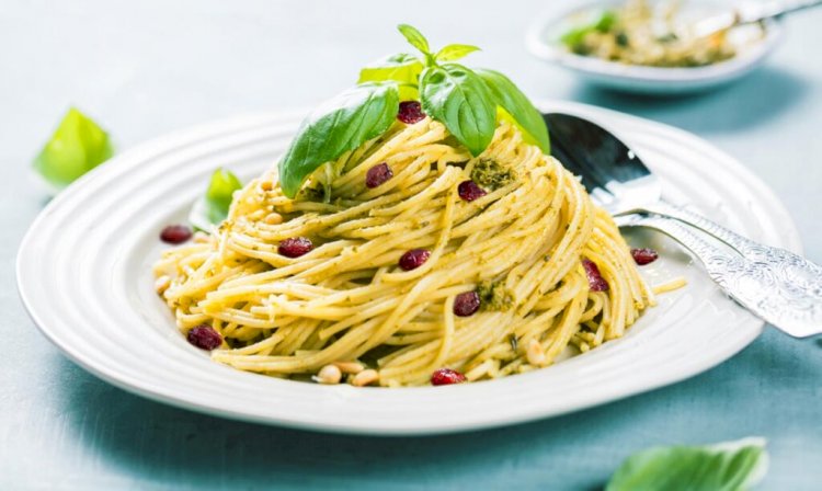 Cranberry Pesto Spaghetti with Basil Recipe