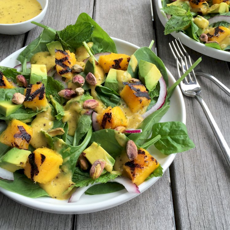 Mango spinach salad Recipe