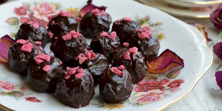 Rose Chocolate Truffle Balls Recipe