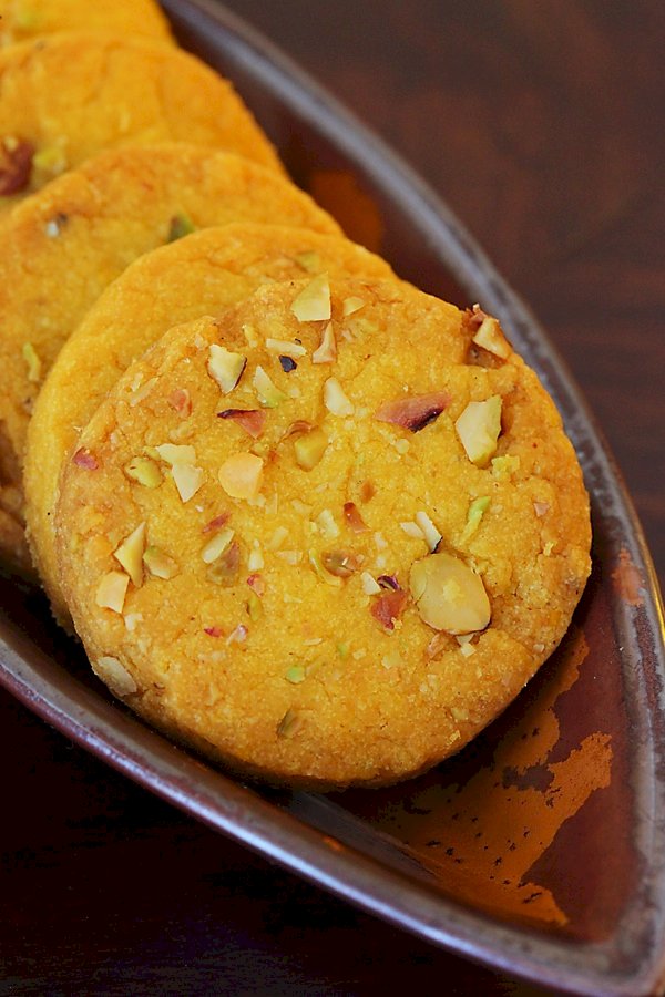 Saffron Pistachio Stuffed Cookies Recipe
